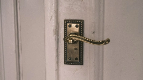 В Коврове инвалида сняли с жилищного учета из-за переезда 
