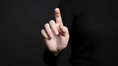 Житель Мурома лишился пальцев после конфликта в подъезде