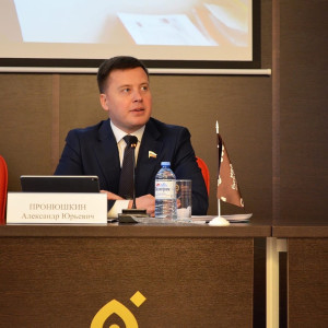 Прославившийся фейком про смерть Жириновского владимирский сенатор покинул Совфед