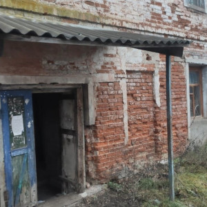 В Гусь-Хрустальном семью оставили жить в аварийном доме с износом в 74%