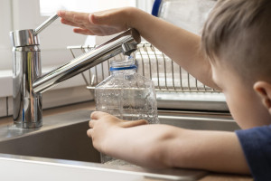 Жители двух владимирских деревень пили воду с железом