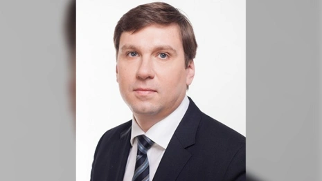 Первая в городе турфирма и богатая супруга. Что известно о новом главе Владимира