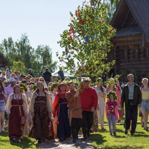 Жителей Владимирской области на Троицу прокатят на старинных каруселях