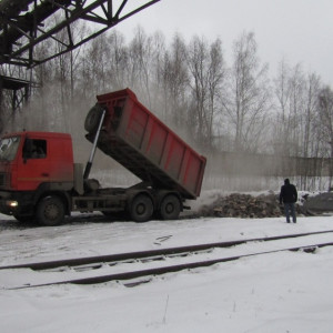 Семеро жителей Мурома попали под следствие за кражу 10 тонн ферромарганца с завода