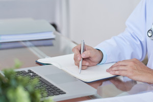 В Суздальском районе руководство больницы выписывало незаконные надбавки к зарплате