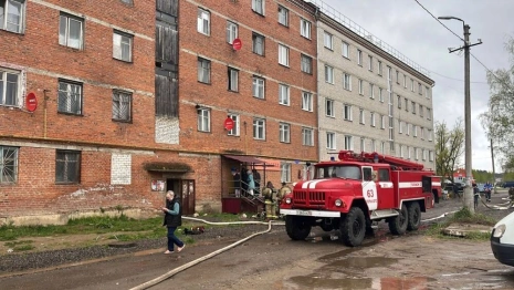 Двое человек погибли на пожаре в камешковской пятиэтажке