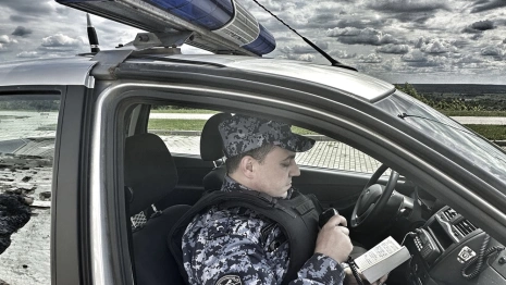 Во Владимире Росгвардейцы остановили 79-летнего дедушку от перевода денег аферистам