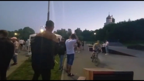 Матерный рэп для детей на фоне церкви. День молодежи в Александрове обернулся скандалом