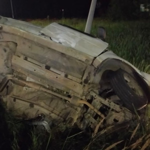 Во Владимирской области автомобилистка на иномарке влетела в столб