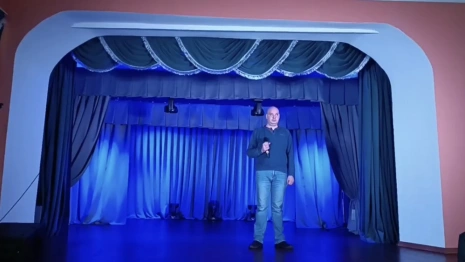 Певец из Юрьев-Польского поздравил педагогов с Днем учителя песней