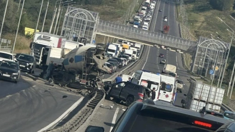 В ДТП с бетономешалкой на Рпенском мосту во Владимире пострадали 2 человека