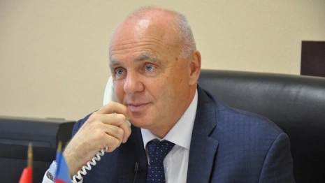 Глава Владимира Андрей Шохин заработал на 1,4 млн меньше жены