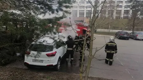 Во Владимире сгоревшая машина у Белого дома принадлежала Инне Дыровой

