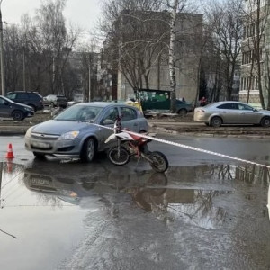 Во Владимире автомобилистка сбила 16-летнего подростка на питбайке