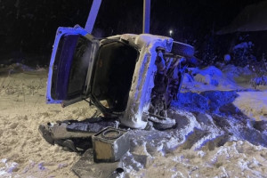 В Вязниковском районе иномарка влетела в опору ЛЭП