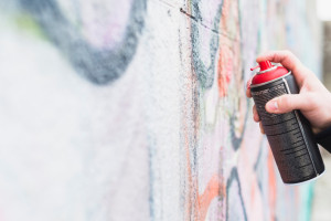 Во Владимире за год закрасили более 2500 нарконадписей