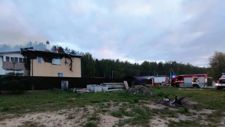 В деревне под Владимиром сгорел коттедж 
