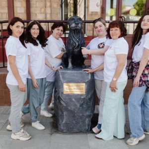 В Гусь-Хрустальном поставили памятник бездомной собаке