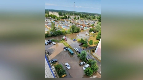 Ковров превратился в Венецию после проливного дождя