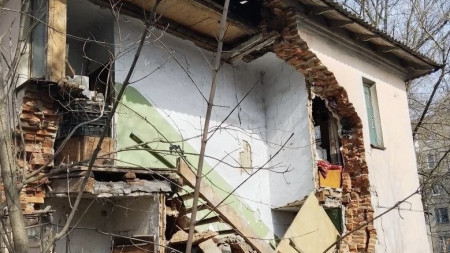 Во Владимире рухнула стена дома на улице Лакина
