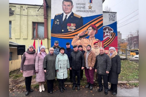 В Муроме на стене военного клуба появилось изображение погибшего на СВО Героя России