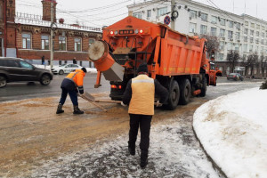 Владимирских водителей попросили убрать машины с шести улиц
