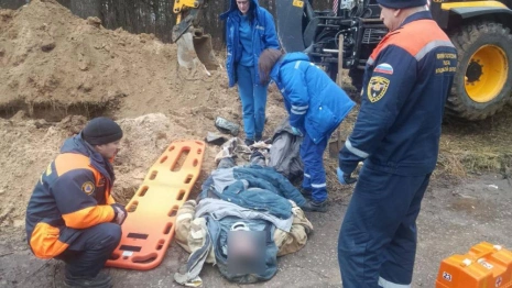 Под Владимиром человека засыпало землей