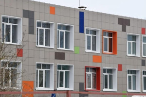 Правительство пообещало стильный и долговечный фасад в Ново-Александровской школе