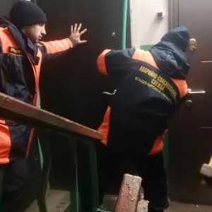 Во Владимирской области отец в неадекватном состоянии заперся в квартире с ребенком