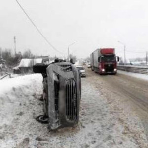 Внедорожник перевернулся на М-7 в Вязниковском районе