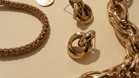 Житель Иваново украл у возлюбленной из Владимира золотой крест и 3 кольца