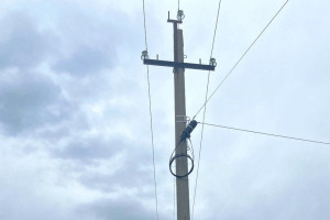 Во Владимирской области интернет-провайдеры незаконно разместили оптоволокно на проводах