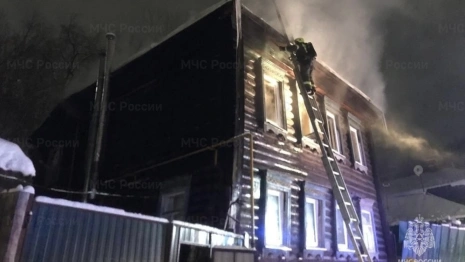 Во Владимире эвакуировали 2 человек из горящего частного дома