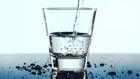 Жители Радужного пожаловались на питьевую воду со вкусом железа