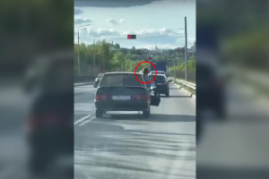 Полиция заинтересовалась роликом со стрелявшим из машины пассажиром во Владимире