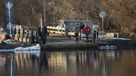 В Вязниках развели понтонный мост через Клязьму