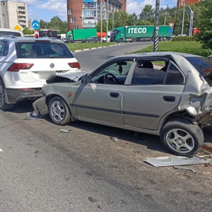 Во Владимире на Содышке в массовом ДТП пострадала пассажирка