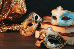 Крупный банк представил россиянам пьесу «Инфляция, или сон в зимнюю ночь»