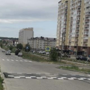 Во владимирском микрорайоне Юрьевец рядом со школой установили лежачие полицейские