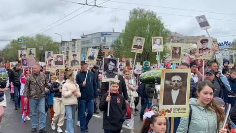 Холод, 27-тысячное шествие и парад без техники. Как Владимир встретил День Победы