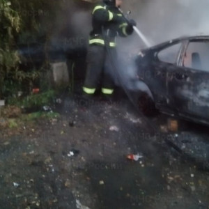 Во Владимире ночью вспыхнула легковушка