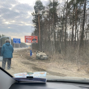 Во Владимире легковушка после ДТП вылетела в кювет и перевернулась на крышу