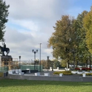 Во Владимире с памятника князю Владимиру убрали старые гранитные плиты