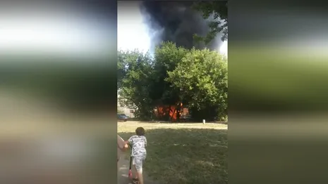 Появилось видео пожара и огромного столба дыма у ТЦ «Восток» во Владимире