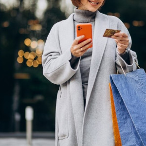 76% жителей ЦФО регулярно совершают незапланированные покупки