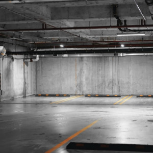 У жителя Кольчугинского района арестовали гараж за долг по кредиту