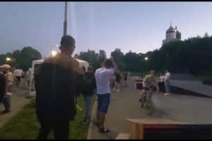 Матерный рэп для детей на фоне церкви. День молодежи в Александрове обернулся скандалом