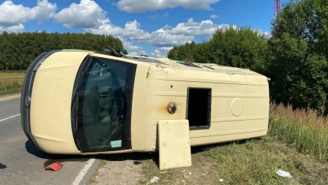 Во Владимирской области инкассаторы перевернулись после столкновения с легковушкой