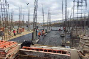 Во Владимире начали строить каркас новой гостиницы на Студеной горе