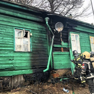 Жительница Владимира лишилась жилья из-за возгорания сухой травы